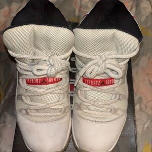 Jordan Air 11 Retro Platinum Tint Sneakers